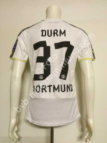 Puma Spielertrikot aus der Saison 2013 von Erik Durm  Puma Spielertrikot aus der Saison 2013 von Erik Durm