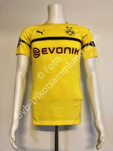 Puma Spielertrikot aus der Saison 2018 von Jadon Sancho Puma Spielertrikot aus der Saison 2018 von Jadon Sancho