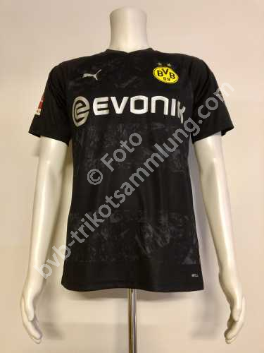 Puma Spielertrikot aus der Saison 2019 von Jadon Sancho Puma Spielertrikot aus der Saison 2019 von Jadon Sancho
